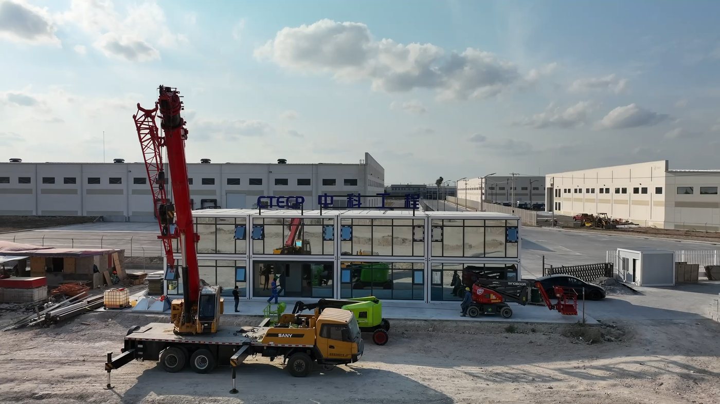 CTECP 中科工程在 KBY 项目现场的自建办公楼与施工区
